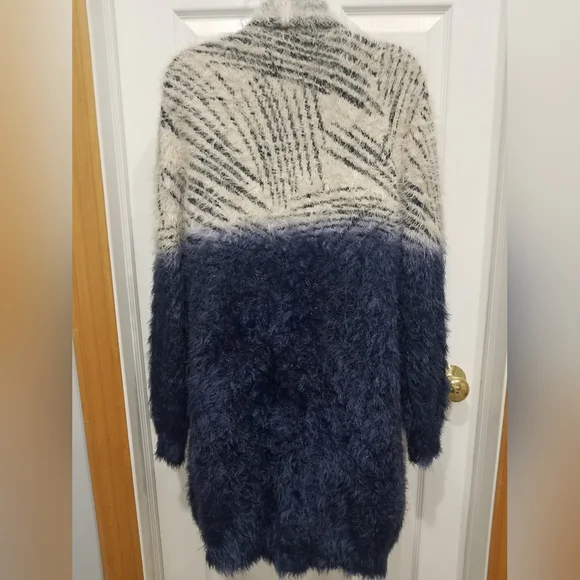 Orange Creek Cozy Cardigan Blue and Cream - Picture 4 of 7